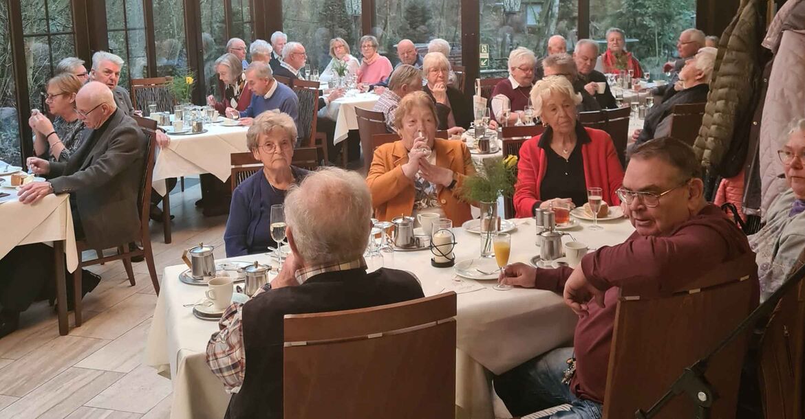 Rund 60 Mitglieder der Regionalstelle trafen sich zum Neujahrsempfang im Bonner Wald-Café. 